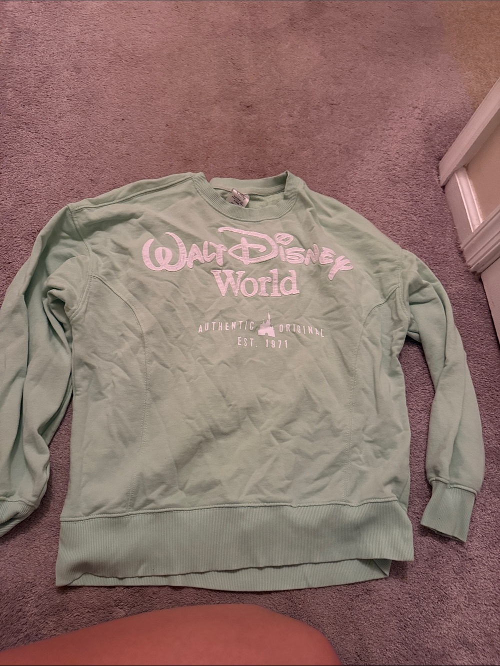 Women’s teal Disney crewneck size small